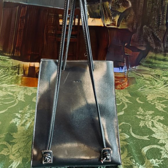 Mondani New York Black Simulated Leather Backpack...NWOT - Picture 4 of 12